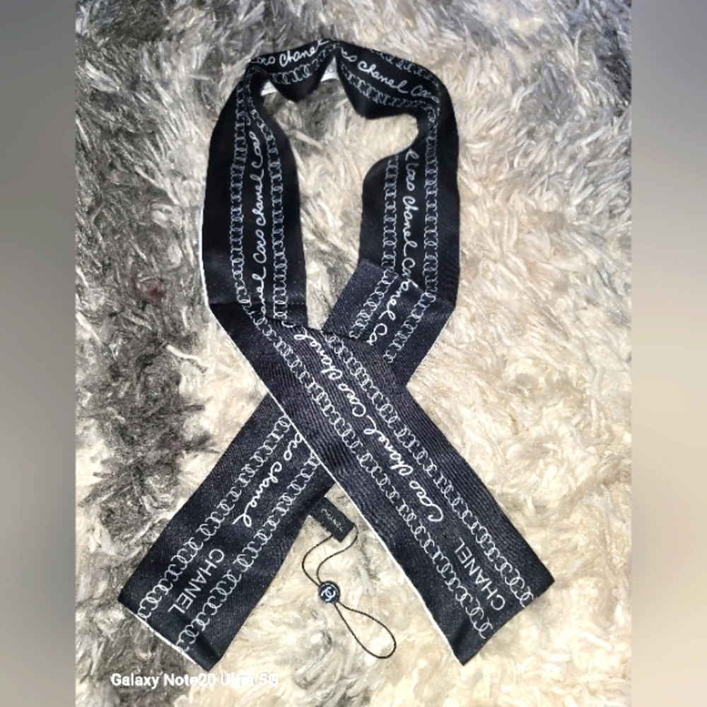 NWT CHANEL SCARF
